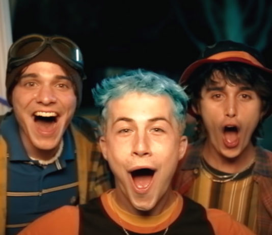 Nobody Gets Me (Like You) - Wallows [Official Video]