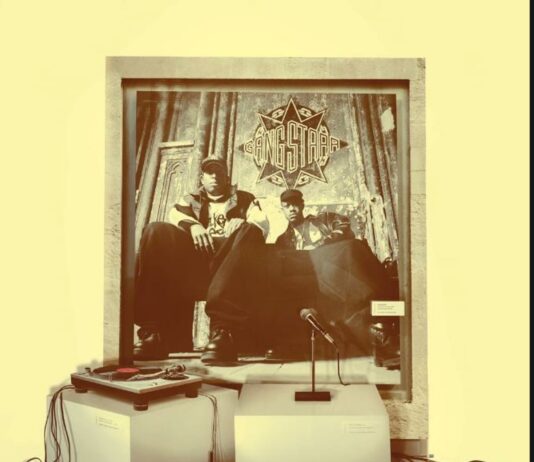 Glowing Mic – Gang Starr Glowing Mic - Gang Starr
