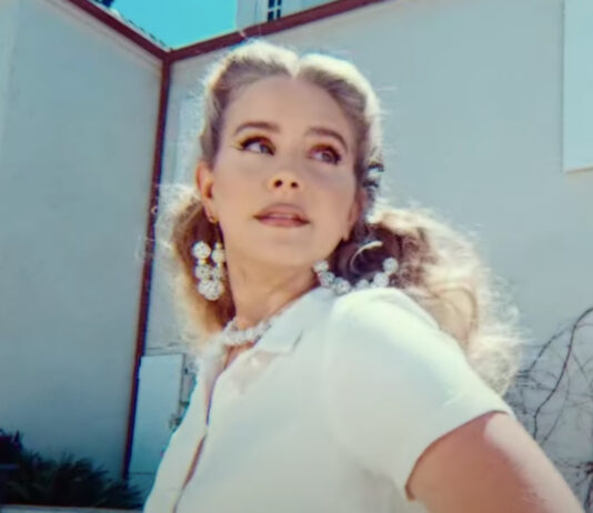 Chemtrails Over The Country Club - Lana Del Rey