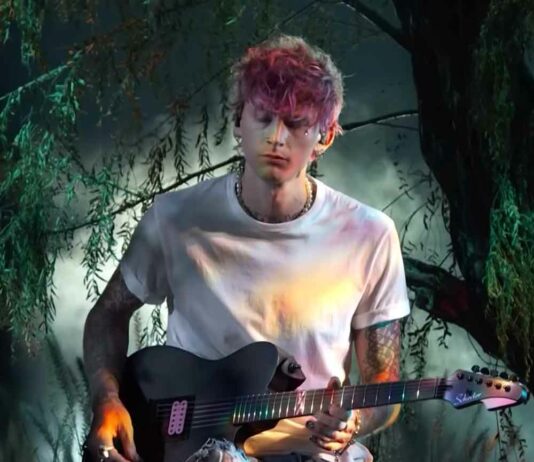 Twin Flame (Billboard Music Awards) – Machine Gun Kelly Twin Flame (Billboard Music Awards) - Machine Gun Kelly