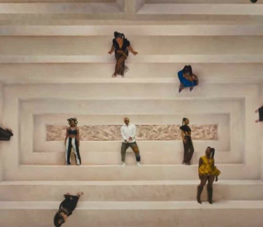 Call Me Everyday - Chris Brown Feat. WizKid