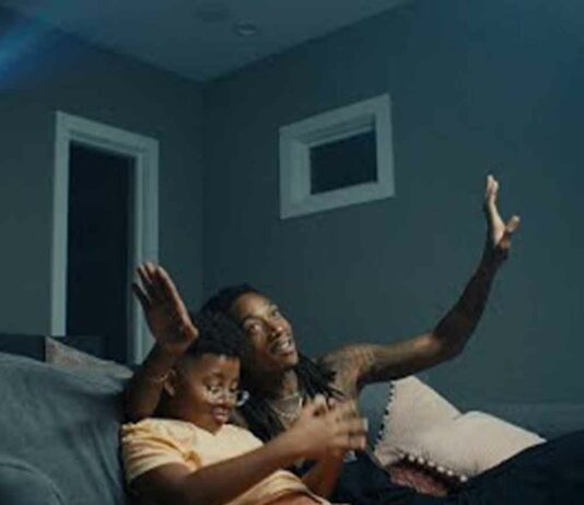 Big Daddy Wiz - Wiz Khalifa ft. Girl Talk