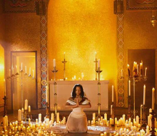 Pray It Away – Chlöe Pray It Away - Chlöe